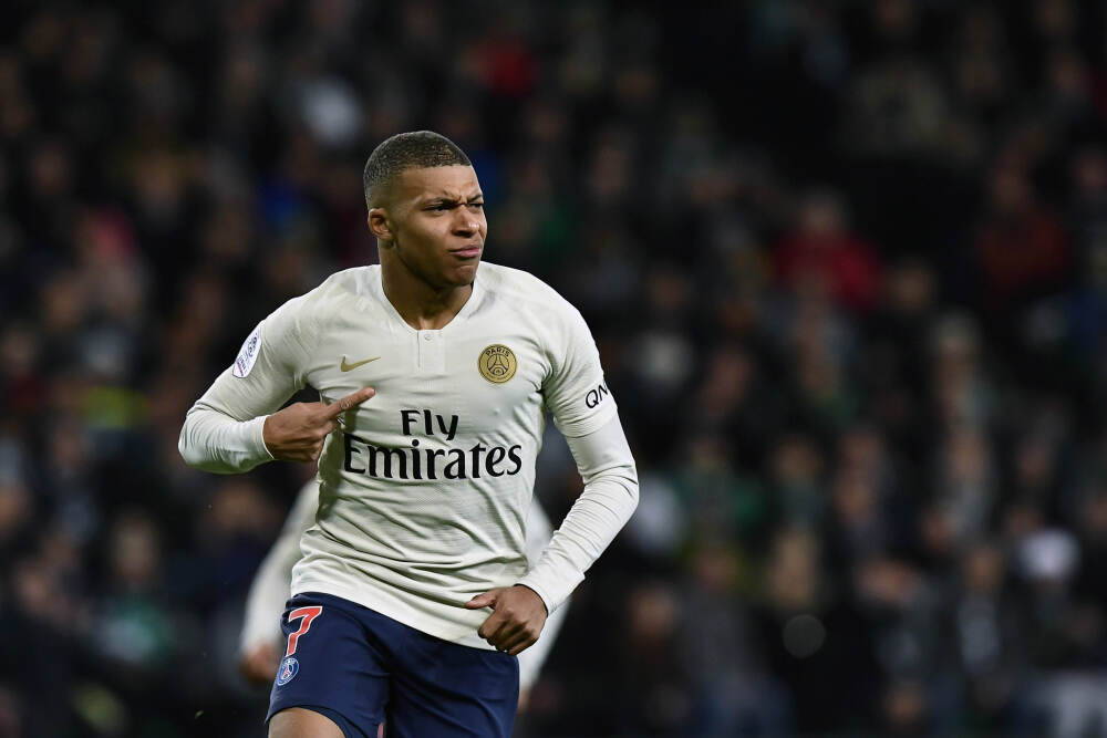 氘核及其反物质粒子形成之谜揭示